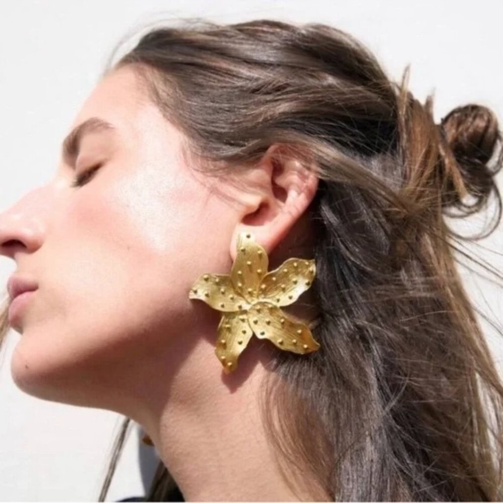 Zara STARFISH GOLD EARRINGS - Picture 7 of 7